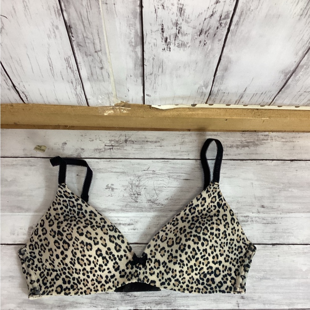 Women’s Victoria secrets leporine line no wire 32c